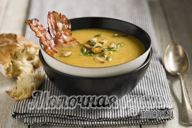 Гороховый крем-суп с грудинкой
