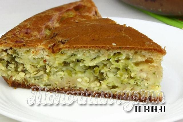 Пирог с сочной начинкой из квашеной капусты