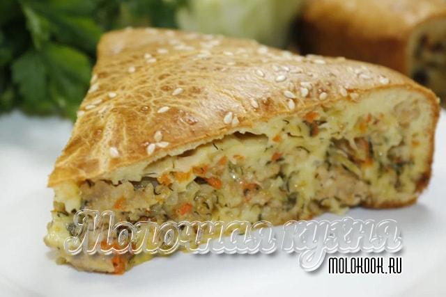 Быстрый пирог с капустно-мясной начинкой