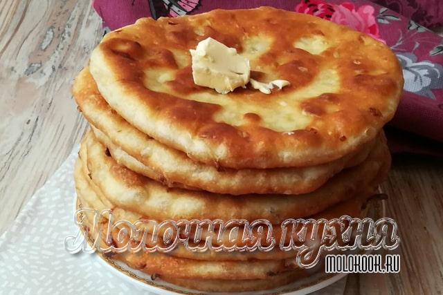 Лепешки с добавлением жареного лука