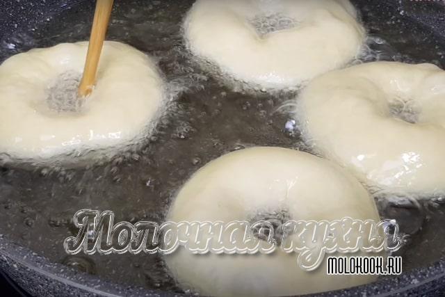Жарка пончиков