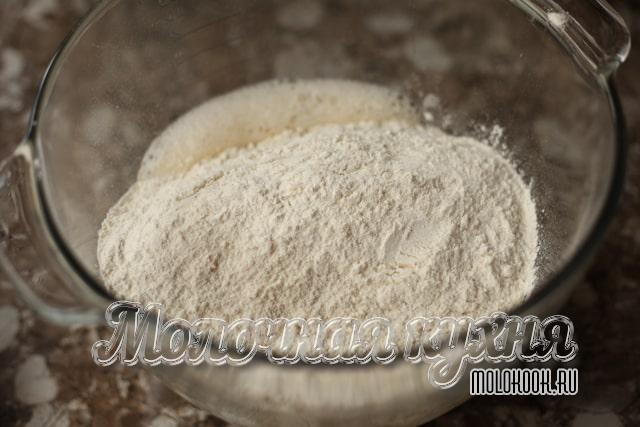 Порция пшеничной муки добавлена