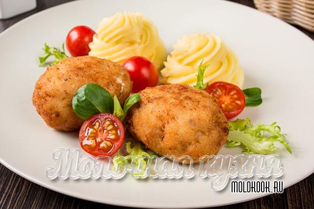 Рыбные биточки с начинкой из сыра