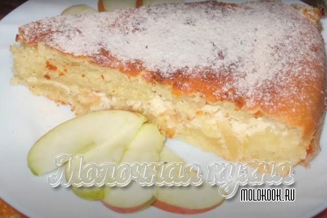 Творожно-яблочная шарлотка