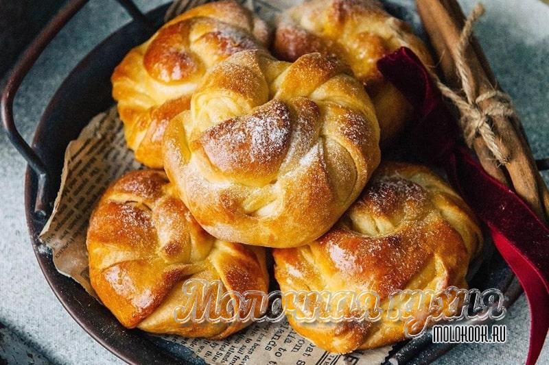 Самые красивые формы дрожжевых булочек