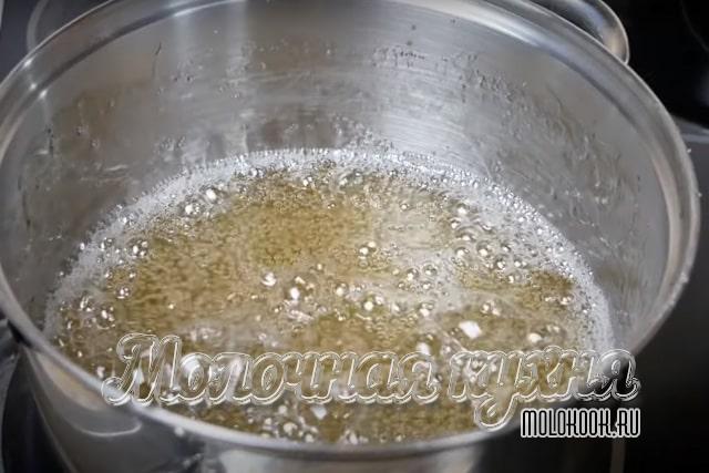 Сироп кипит