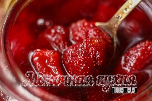 Варенье из клубники с бананами