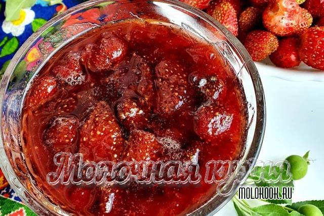 Клубничное варенье из целых и протертых ягод