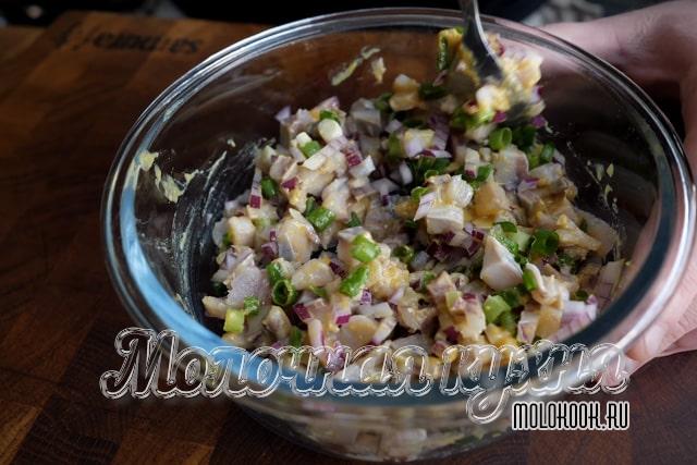 Рецепт начинки для крошки-картошки из слабосоленой селедки