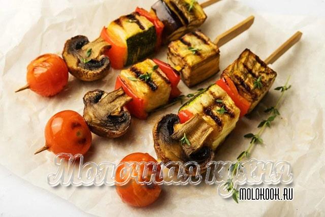 Кабачки с шампиньонами на мангале