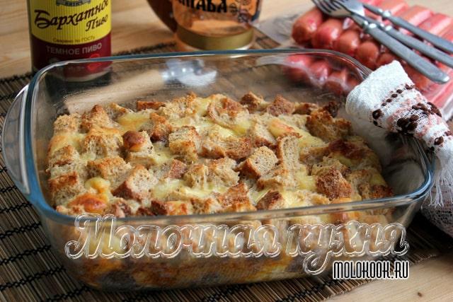 Хлебная запеканка с яйцами и сыром