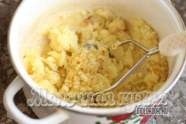Самые вкусные рецепты жареных пирожков с картошкой на сковороде