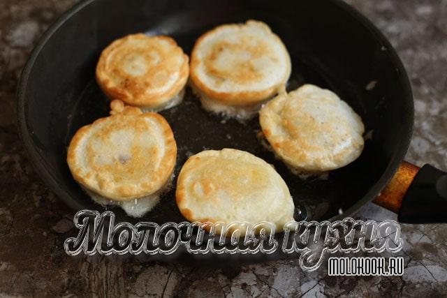Самые вкусные рецепты жареных пирожков с картошкой на сковороде
