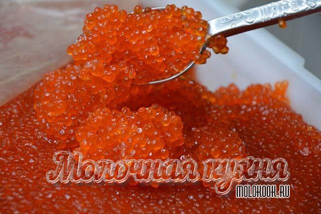 Как хранить красную икру дома, чтобы долго не портилась