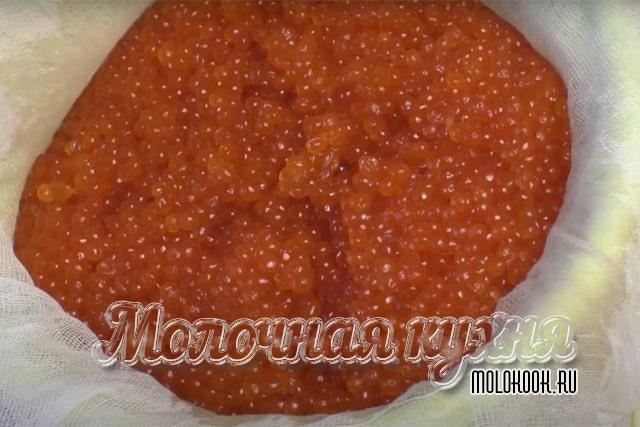 Солим икру горбуши: вкусные и быстрые способы в домашних условиях