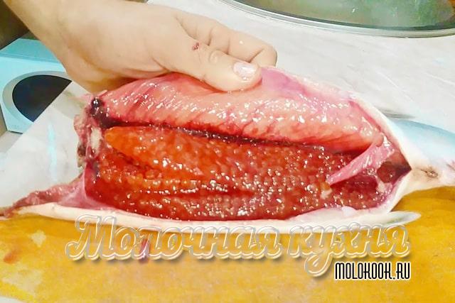 Солим икру горбуши: вкусные и быстрые способы в домашних условиях