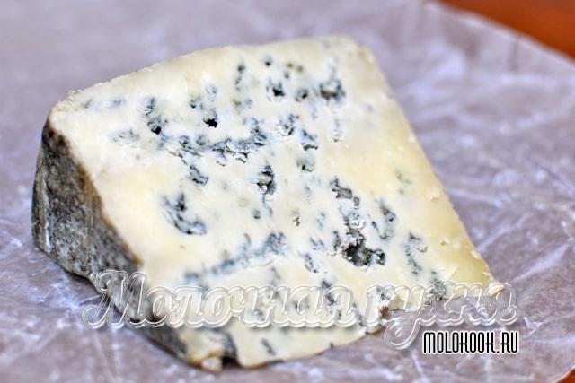 Какие бывают виды и сорта сыра с плесенью, описание их вкуса