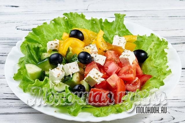 Вкусные салаты без майонеза – ТОП-23 рецептов на Новый год 2023