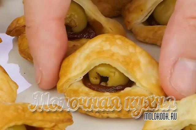 Оригинальные рецепты недорогих закусок для фуршета на работе - удивите коллег