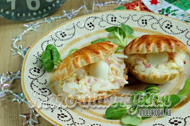 Оригинальные рецепты недорогих закусок для фуршета на работе - удивите коллег