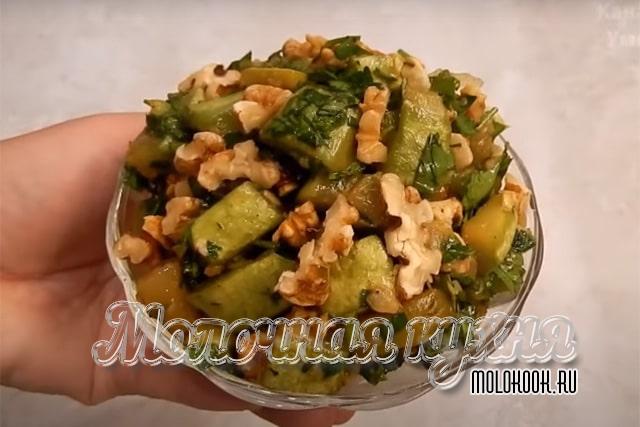 20 простых и вкусных салатов, которые подойдут на все случаи жизни