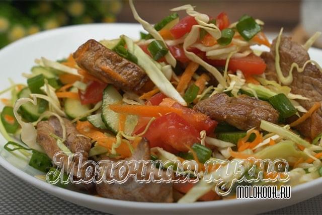 20 простых и вкусных салатов, которые подойдут на все случаи жизни