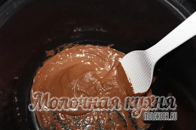 В чаше мультиварки