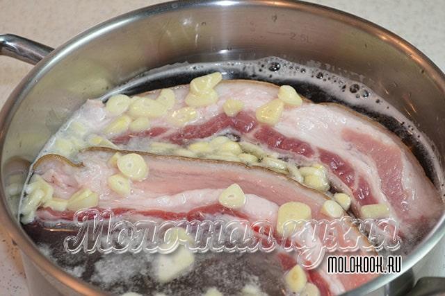 Как вкусно засолить сало в рассоле - быстрые способы