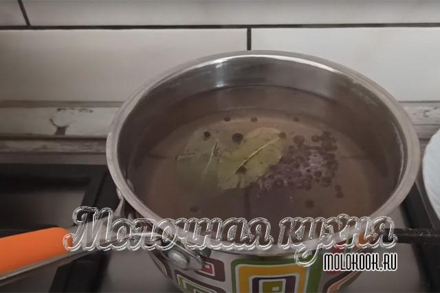 Как вкусно засолить сало в рассоле - быстрые способы
