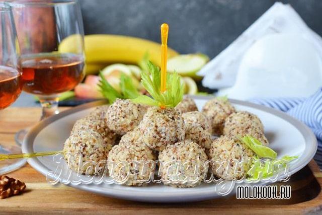Шарики из сыра с орехами