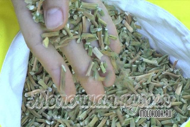 Стрелки чеснока, высушенные в духовке