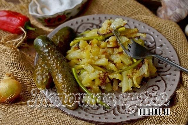 Картошка, жаренная с чесночными стрелками