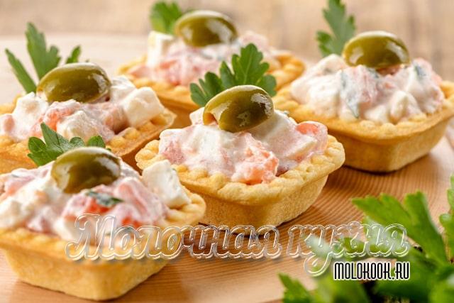 С семгой, сливочным сыром, оливками