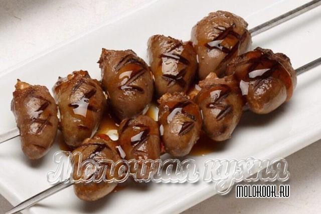 Рецепт куриных сердечек с соусом терияки на мангале
