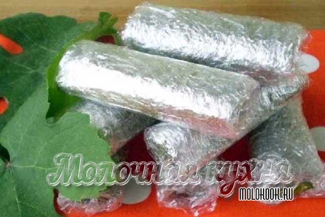 Замороженные виноградные листья