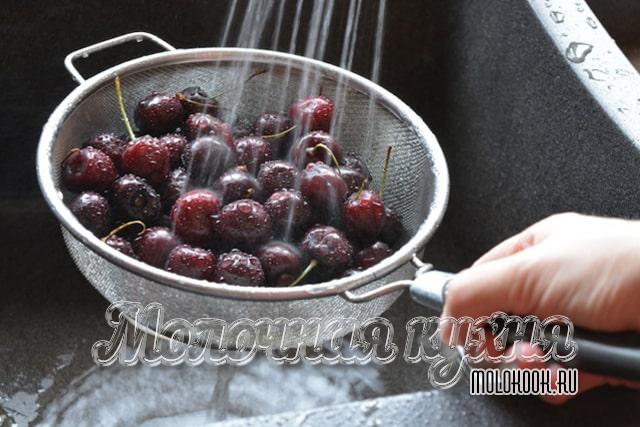 Мытье вишни