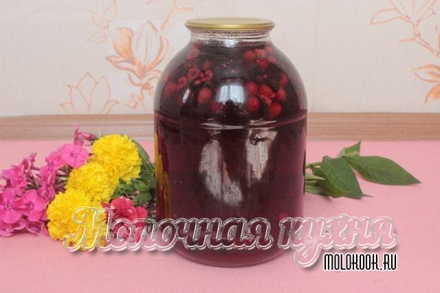 Компот из малины со смородиной