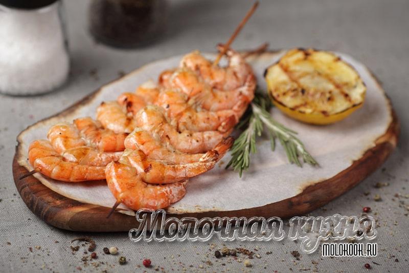 Креветки, приготовленные на мангале