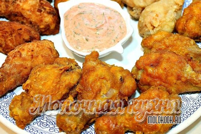 Крылышки KFC в кляре с минералкой