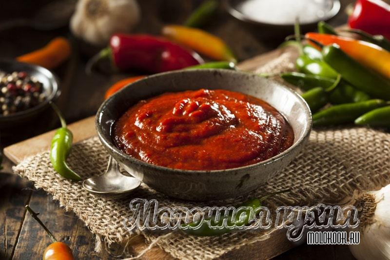 Соус из томатной пасты для шашлыка