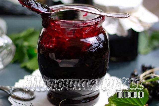 Варенье-пятиминутка из черной смородины стаканами