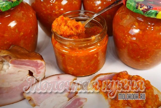 Острая аджика из кабачков