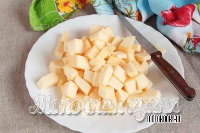 Кабачковая мякоть нарезана кубиками