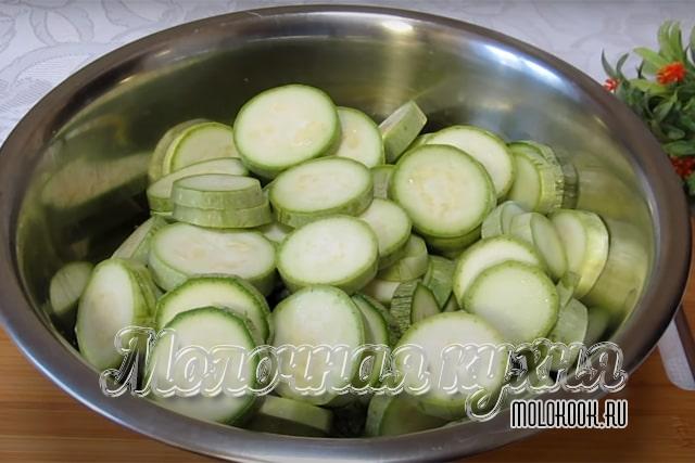 Резаные кабачки