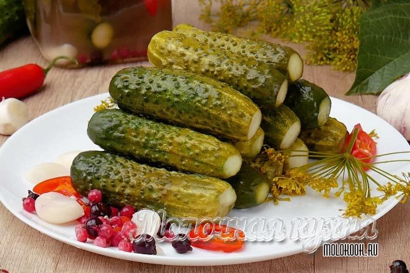 Хрустящие малосольные огурцы быстрого приготовления