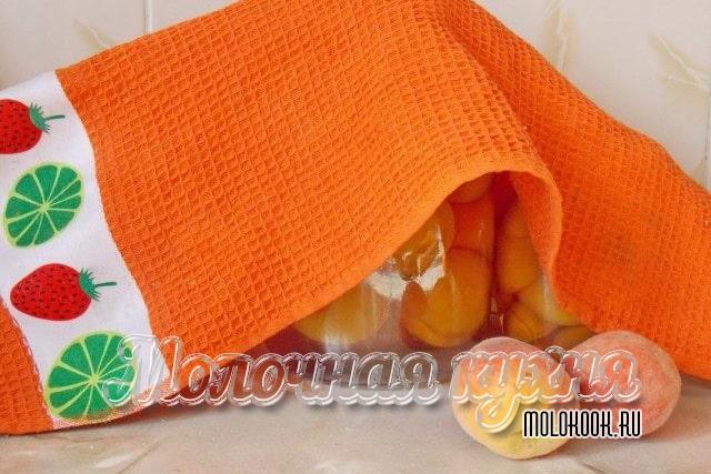 Персики закатаны и укрыты