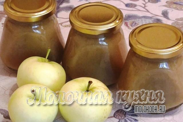 Простое пюре из яблок с сахаром