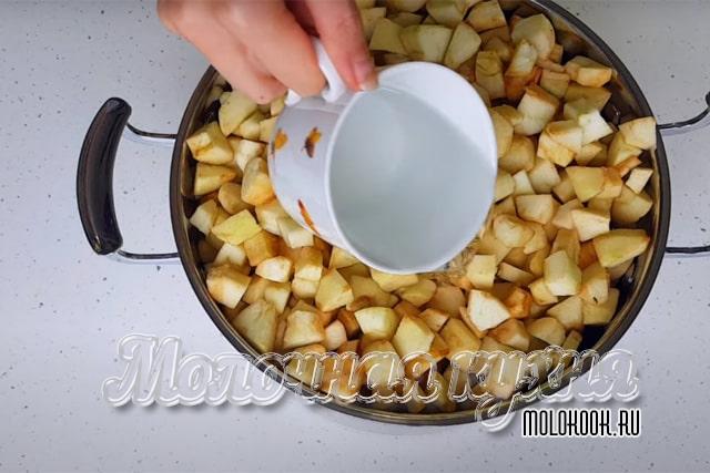 Влить питьевую воду