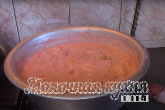 Превратить яблоки со сливками в пюре
