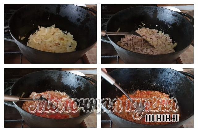 Обжарка фарша с помидорами и луком